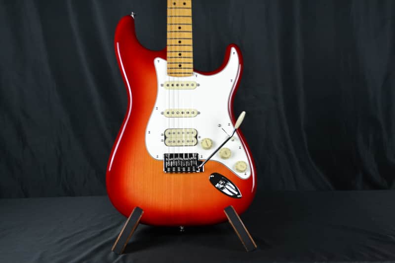 Fender Player II Stratocaster HSS 2025 - Aged Cherry Burst