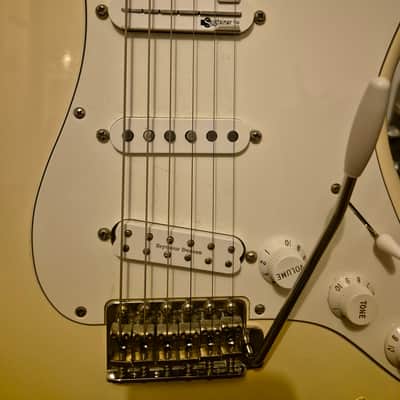 Fender Ed O'Brien Artist Series Signature EOB Stratocaster 2018 - Present - Olympic White image 3