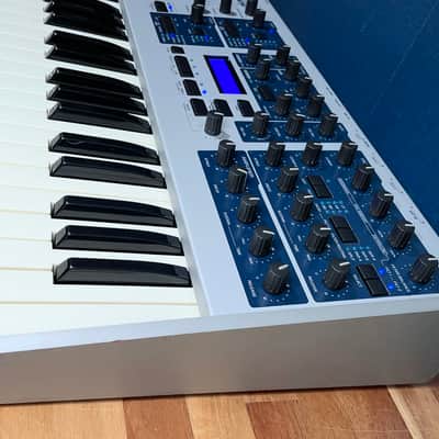 Access Virus Indigo 37-Key Digital Synthesizer - White image 7
