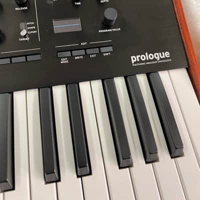 Korg Prologue 8 Polyphonic 49-Key 8-Voice Analog Synthesizer 2018 - Present - Black/Wood image 9