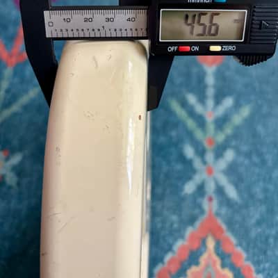 Unknown Stratocaster body cream white image 12