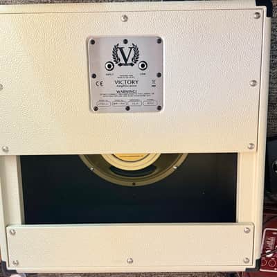 VICTORY V40 DELUXE HERITAGE SERIES 42 WATT GUITAR AMP HEAD WITH VICTORY V112cc Open Back Cab image 8