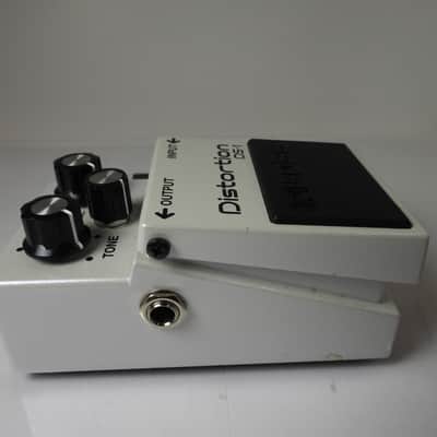 Boss DS-1 WH Distortion Effects Pedal Limited Edition White w/Original Box image 4