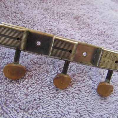 Kluson No Line 3 On A Strip Tuning Machines Bass Side Only 1950's Original Buttons But Need Replaced image 2