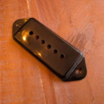 Gibson P90 Guitar Pickup Cover Vintage 1960s Hard To Find Slant UC-455 Black image 3
