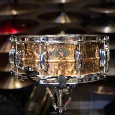 Tama 5.5x14 Hammered Bronze Snare Drum 2000's image 1