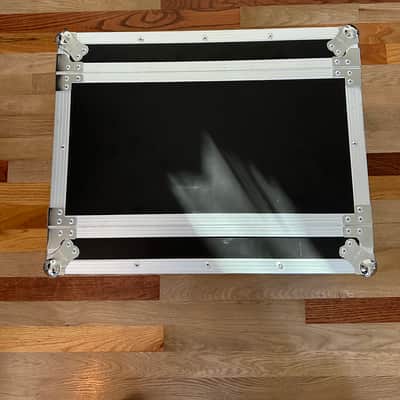 Audiopile A3UE-10 3-Space Shock Mount 10” Rack Depth 2023 - Black image 3