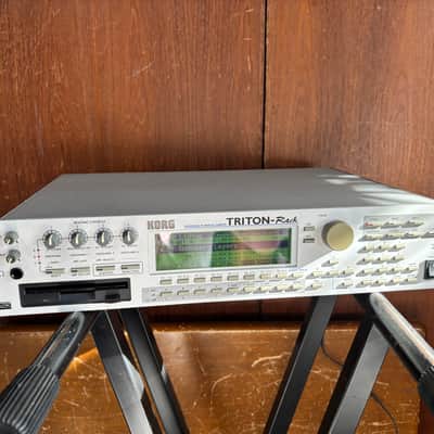 Korg Triton Rack Synthesizer/Sampler Workstation Ver 1.1.1 w/ power supply full simm