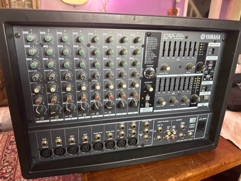 Yamaha EMX 88s - Black image 1