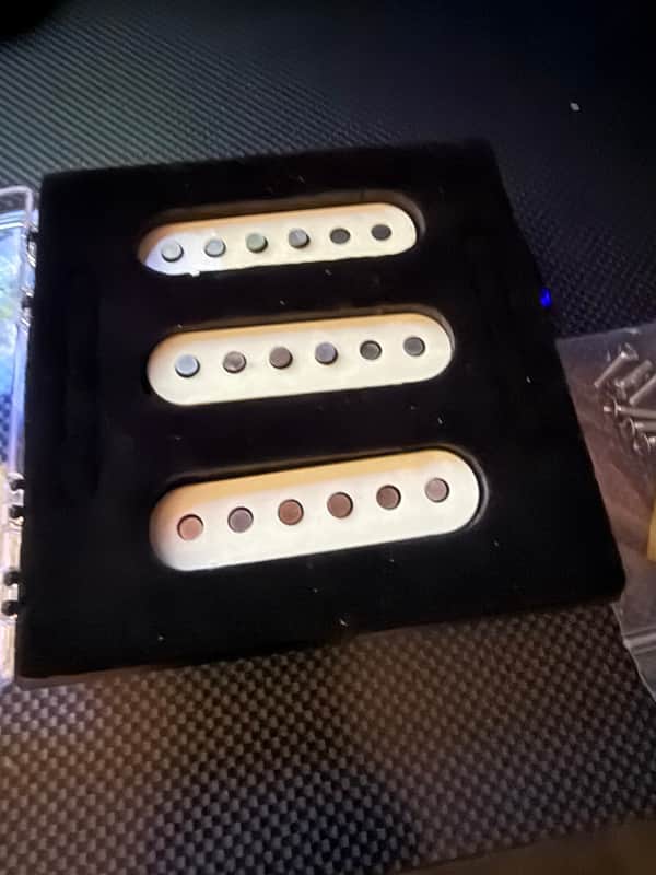 Fender 099-2237-000 Pure Vintage '65 Stratocaster Pickup Set 2010s - Vintage White image 1