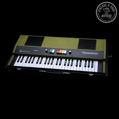 (Video) *Serviced* c.1971 CRB Elettronica Diamond 600 (aka. Tanzanite) Synthesiser | Made in Ancona, Italy | Vintage & Rare Italian Combo Organ Synthesizer from the 70s | Built-in speakers | Vibrato + Chorus | Similar to VOX Continental Synth image 1