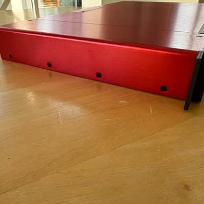 Focusrite Scarlett 18i20 (1st Gen) 2016 - Red image 8