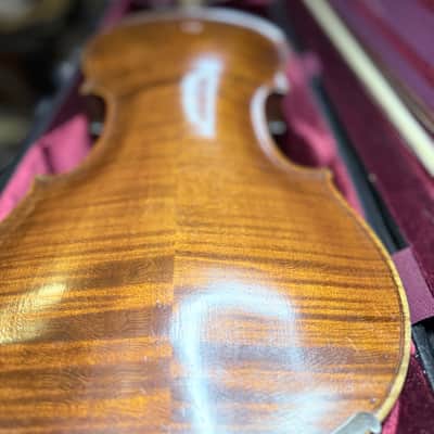 Antique Jacobus Stainer-Style Full-Size Violin – 1635 Label, Bow & Case Antique Jacobus Stainer-Style Full-Size Violin – 1635 Label, Bow & Case Unknown  - warm amber-brown finish, attractive figured maple back and sides image 6