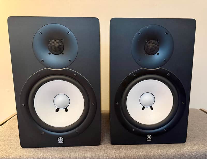 Yamaha HS80M Powered Studio Monitor (Pair) Black image 1