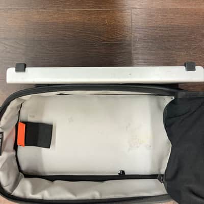 Mono PFX-PB-LT-SLV Pedalboard Lite - Silver w/M80-TICK-V2-BLK accessory case 2.0 image 11