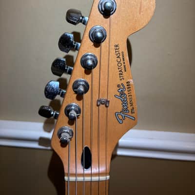 Fender Stratocaster 2005 - Wild Cherru image 2