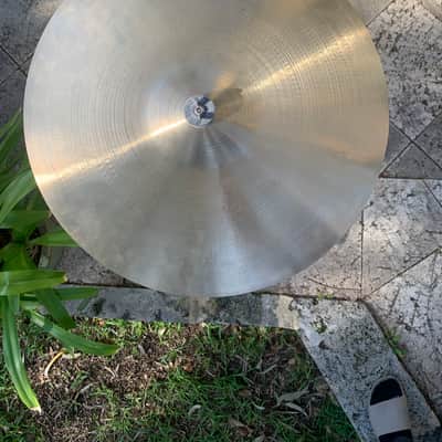 Zildjian 18” Avedis Sizzle Crash Ride 1595g image 2
