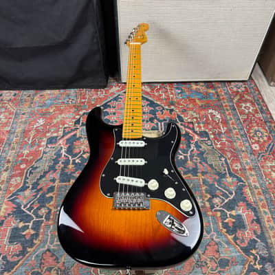 Fender USA Professional Classic Stratocaster 3 Tone Sunburst - 2025 image 9