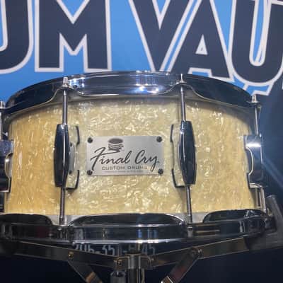 Final Cry - 6x14" 10-Lug Wood Snare Drum - White Marine Pearl image 4