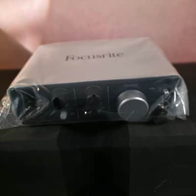 Focusrite iTrack Solo USB Audio Interface 2012 - Present - Silver image 4