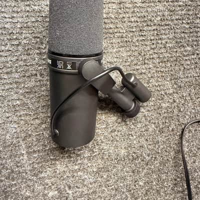 Shure SM7B Cardioid Dynamic Microphone 2001 - Present - Black image 1