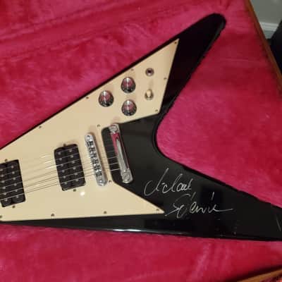 Gibson Flying V '67 with Michael Schenker autograph image 2