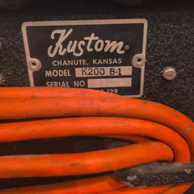 Kustom K200 B-1 1970 - Tuck-and_roll image 6