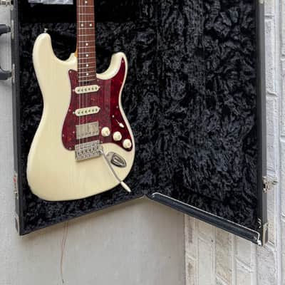 Michael Tuttle Custom Classic S - Mary Kay White Nitro image 8