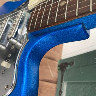 Fujigen Gakki  Blue sparkle Jazzmaster copy image 6
