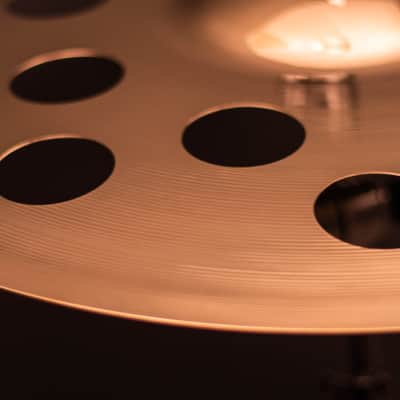 Sabian 18" XSR O-Zone Crash image 3