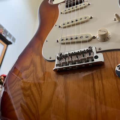 Fender Stratocaster 2017 - Honey Burst image 6