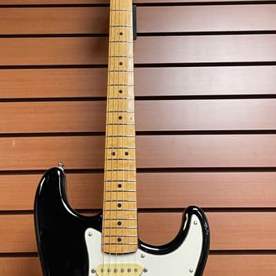 Squier Standard Stratocaster with Maple Fretboard in Black 1993 Made in Mexico image 3