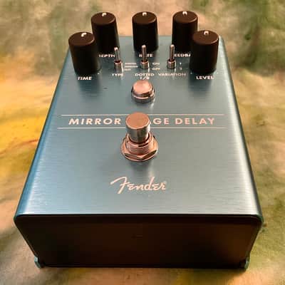 Fender Mirror Image Delay-Soundscapes, Slapback, Double tracking, Modulation. image 2