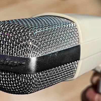 Vintage Sennheiser MD 421-2 Cardioid Dynamic Microphone 1960s (serial no. 24733) image 3