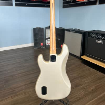 Fender Deluxe Active Precision Bass Special 2010 - Pearl Frost image 4