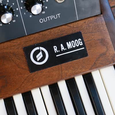 1970-1971 Moog Minimoog "RA Moog" Model D - (Player Grade / Replaced Components) Serial No. 1117 image 2