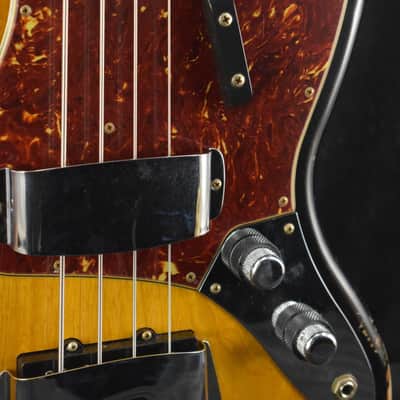Mint Fender 1961 Jazz Bass Heavy Relic 3-Color Sunburst 3A Rosewood Fingerboard image 4