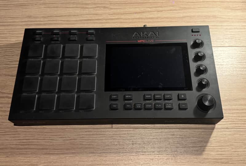 Akai MPC Live Standalone Sampler / Sequencer 2017 - 2020 - Black image 1
