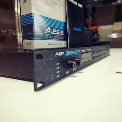 Alesis QuadraVerb 20k Bandwidth Simultaneous Digital Effects Processor +Extras image 3