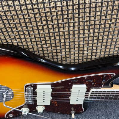 Fender American Vintage '65 Jazzmaster 2017 - 3-Color Sunburst image 3