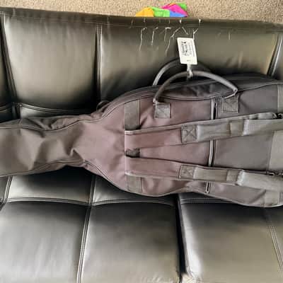 Used Krutz 100 C310 3/4 Size Cello Outfit w/ padded carry bag & carbon fiber bow. In very good condition, ready to play. image 10