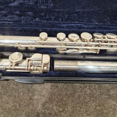 Kurioshi Vivace V11468 Silver/Gold Flute - Dual Finish - Very Good w/ Soft Case & Hard Case image 4