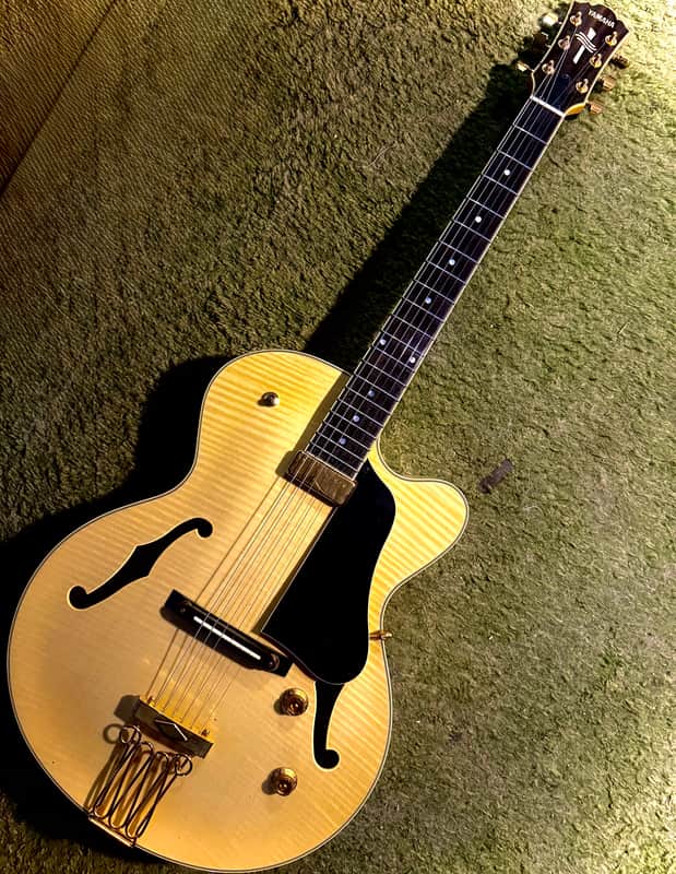 Yamaha AEX1500 Acoustic Electric Hybrid Jazz Guitar - Natural image 1