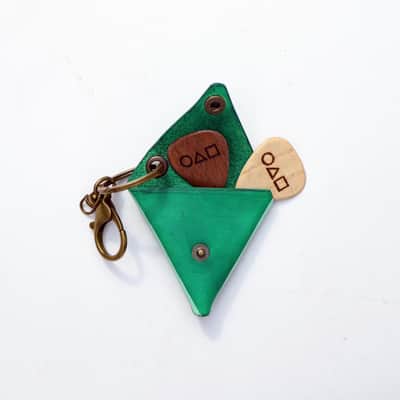burnyblack inspired by squid game guitar picks, pickholder green image 7