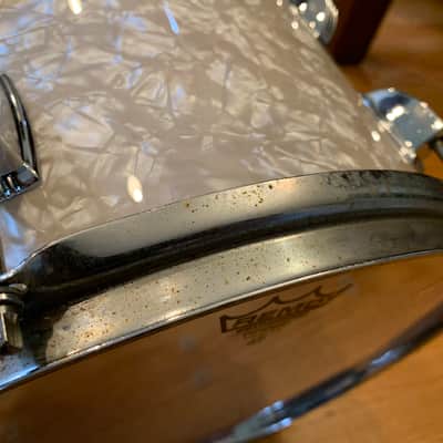 Ludwig Tom Drum 1976 13” x 9” - White Mother of Pearl image 2