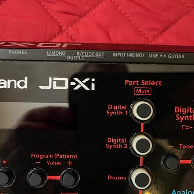 Roland JD-Xi 37-Key Analog/Digital Crossover Synthesizer 2015 - Present - Red