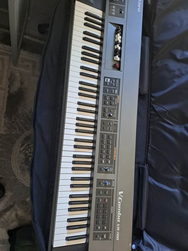 Roland V Combo VR700 2014 - Alluminium image 1