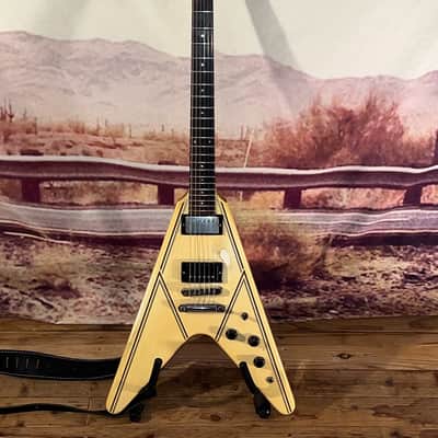 Gibson Designer Series Flying V 1983-1984 - Alpine White with Design image 4