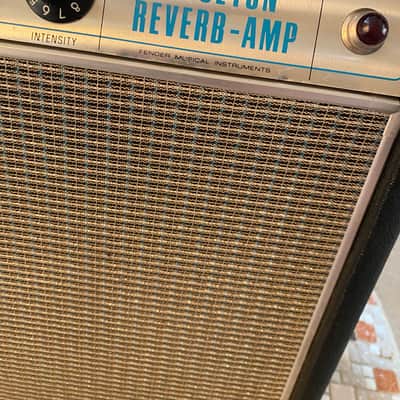 Fender Princeton Reverb "Drip Edge" 15-Watt 1x10" Guitar Combo 1968 - 1969 - Silverface image 3