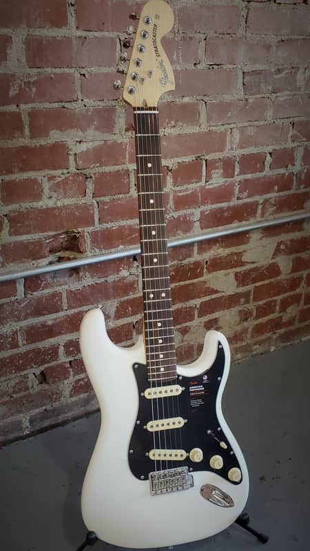 Fender American Performer Stratocaster with Rosewood Fretboard 2018 - Present - Arctic White